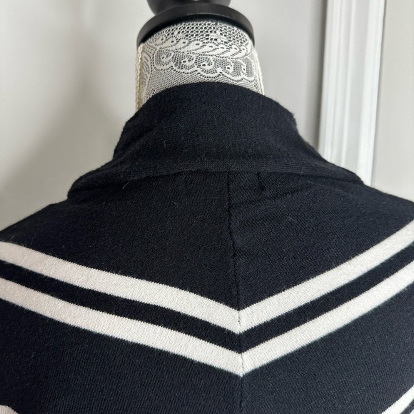 Tahiti Black & White Chevron Striped Bat wing Sweater. Small. Mock Turtle Neck. - Picture 10 of 10